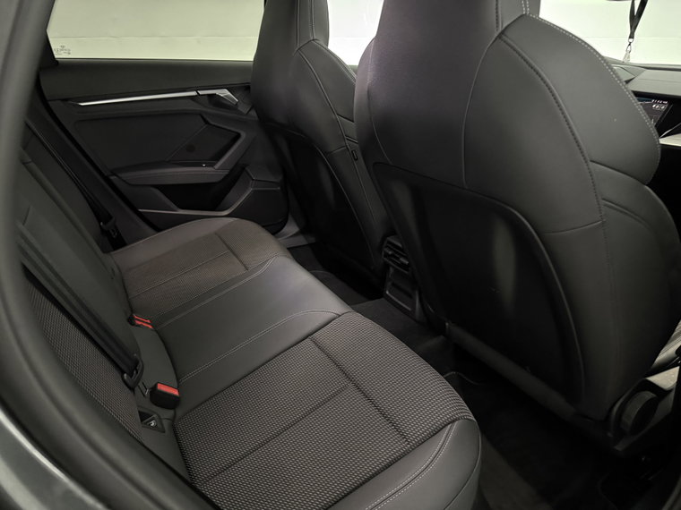 Vehicle Image 40