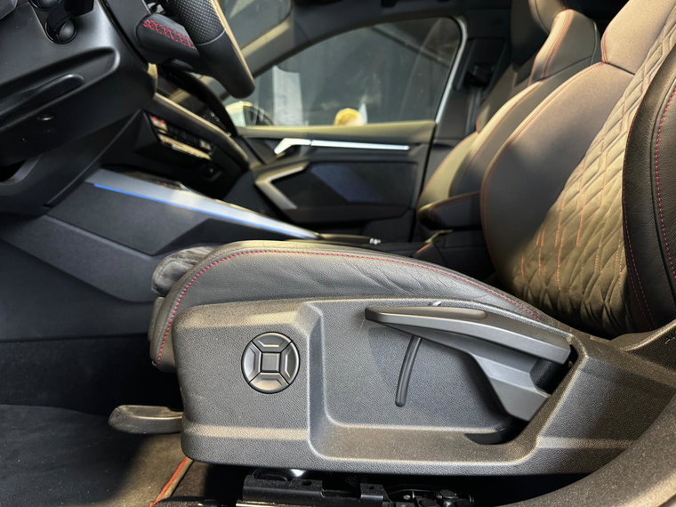 Vehicle Image 40