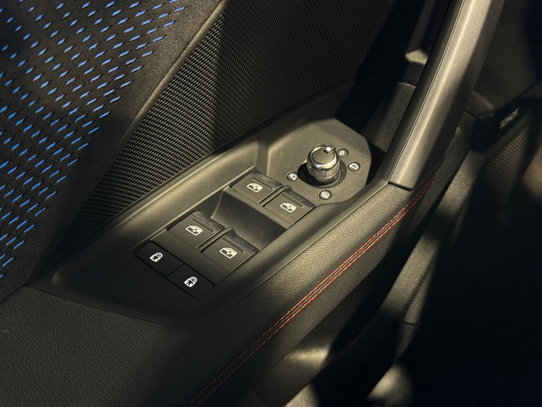Vehicle Image 42