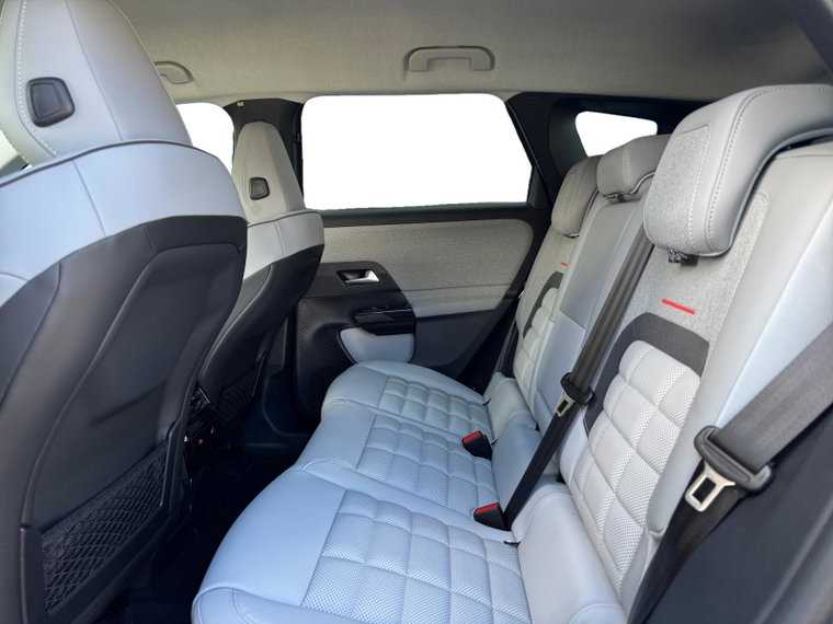Vehicle Image 14