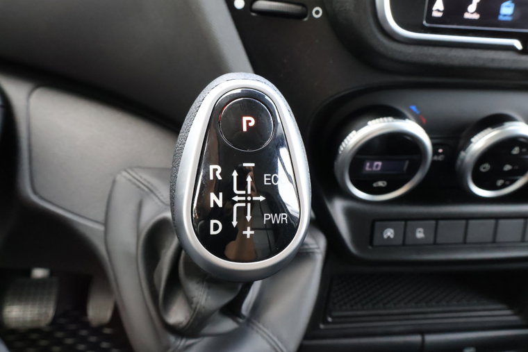 Vehicle Image 30