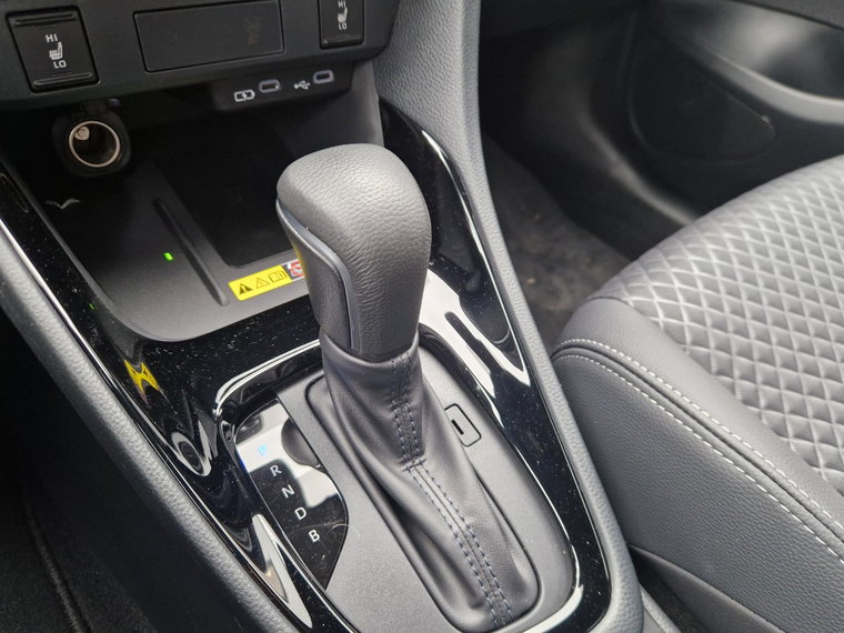 Vehicle Image 25