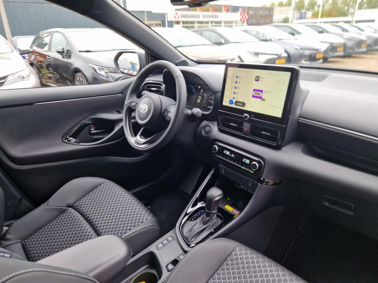 Vehicle Image 8