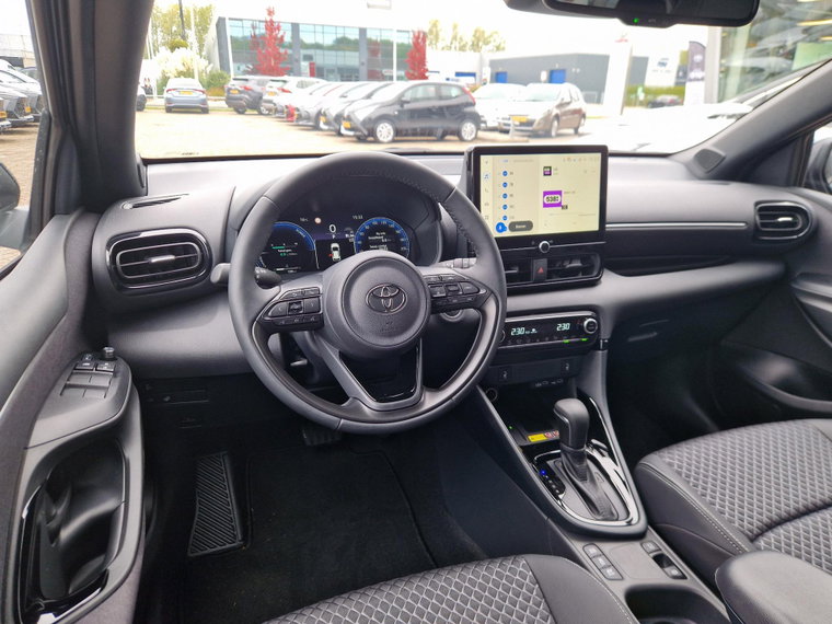 Vehicle Image 10