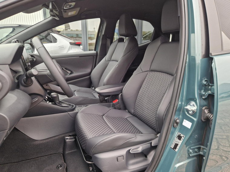 Vehicle Image 11