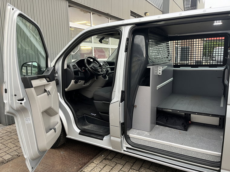 Vehicle Image 28