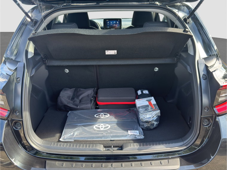 Vehicle Image 11