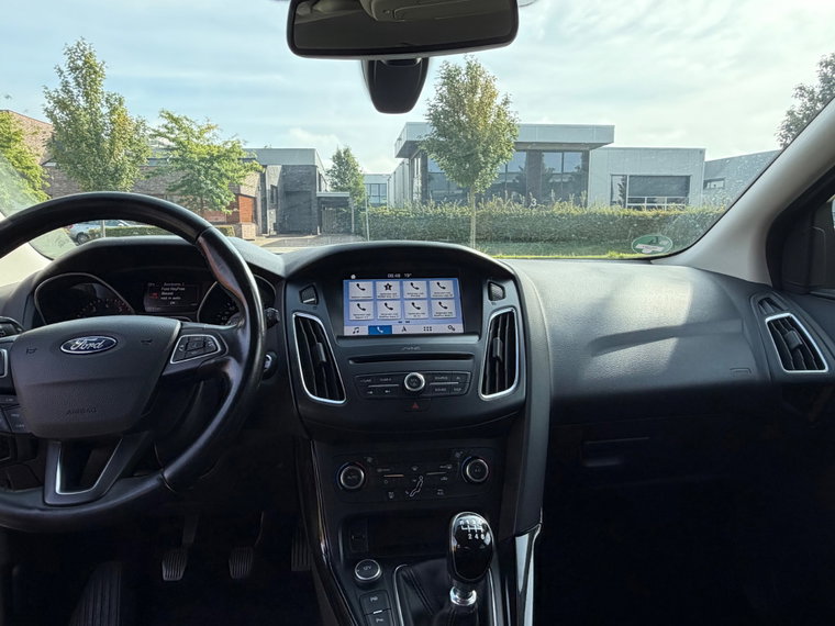 Vehicle Image 24