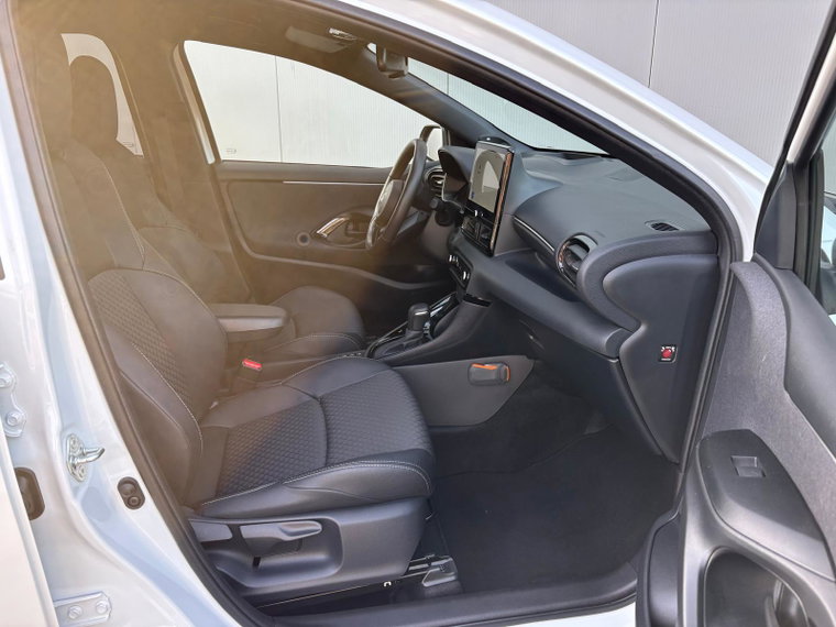 Vehicle Image 11