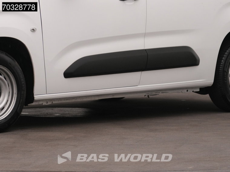 Vehicle Image 38