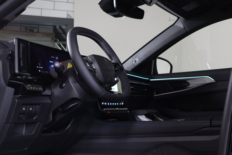 Vehicle Image 15