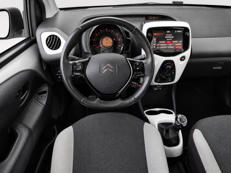 Vehicle Image 14