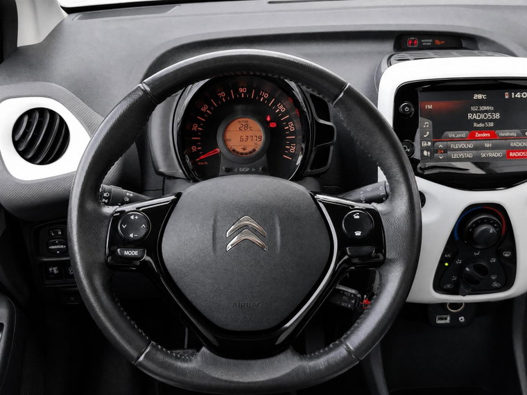 Vehicle Image 15