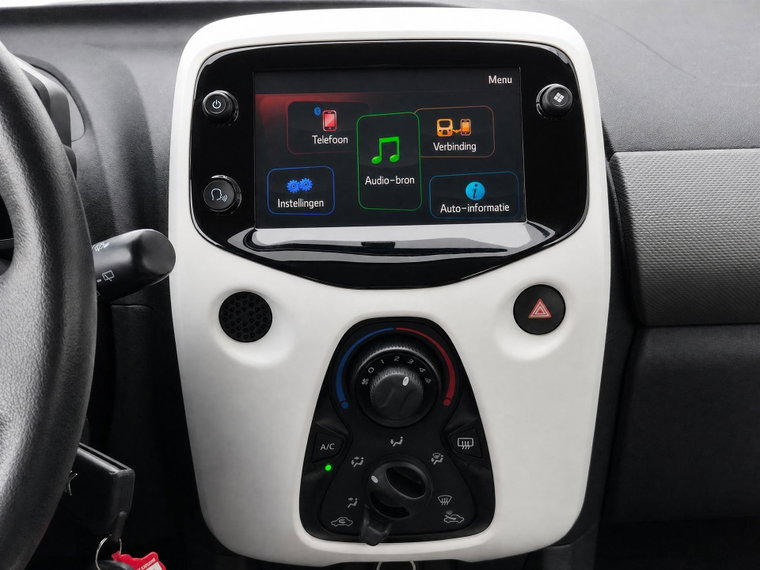 Vehicle Image 16