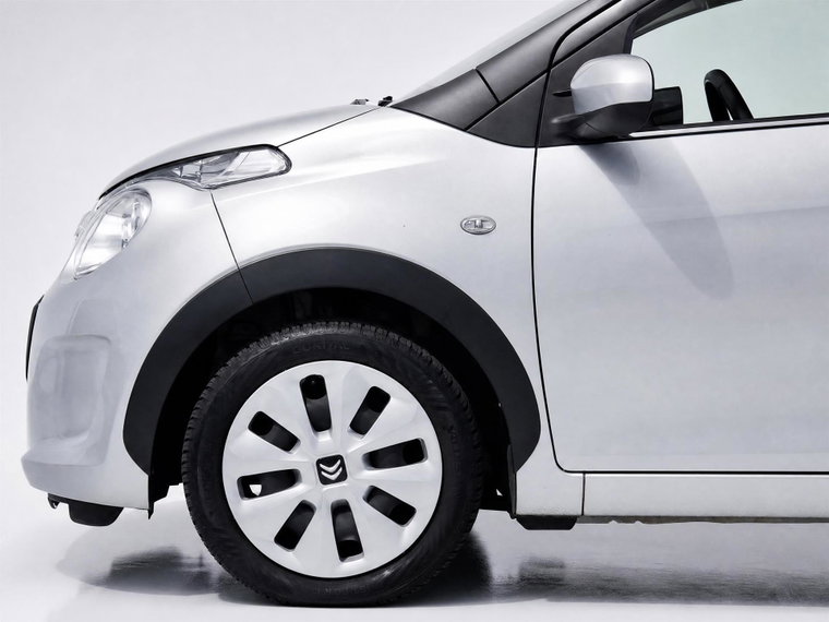 Vehicle Image 8