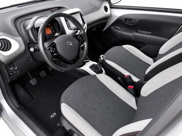 Vehicle Image 9