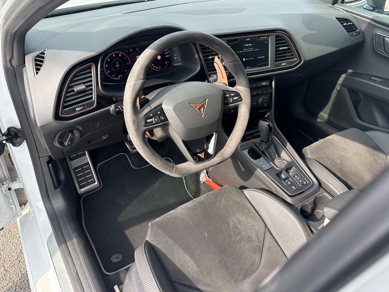 Vehicle Image 32