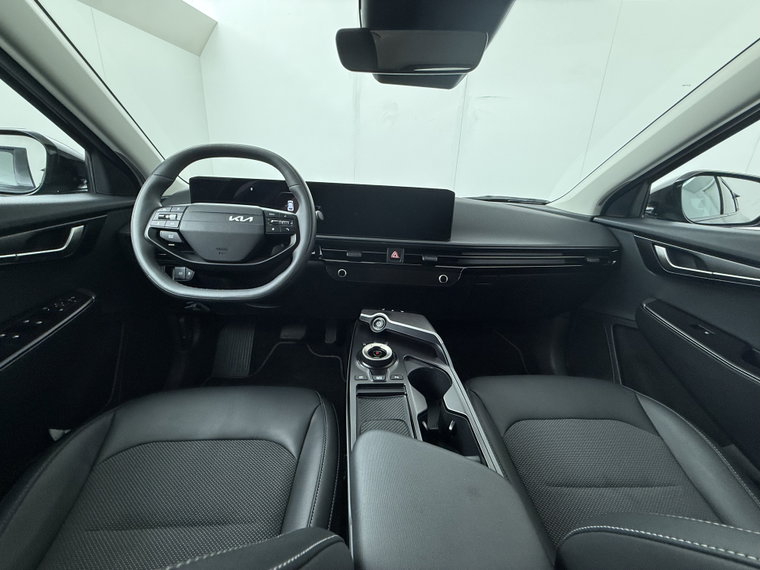 Vehicle Image 38