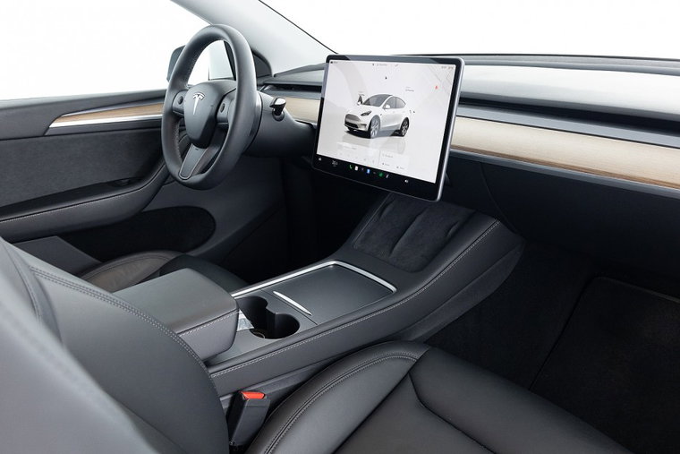Vehicle Image 4