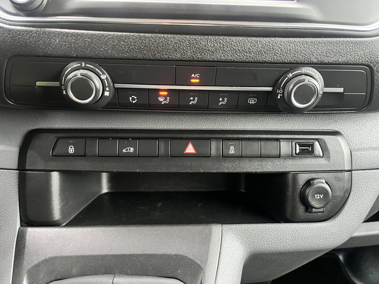 Vehicle Image 29