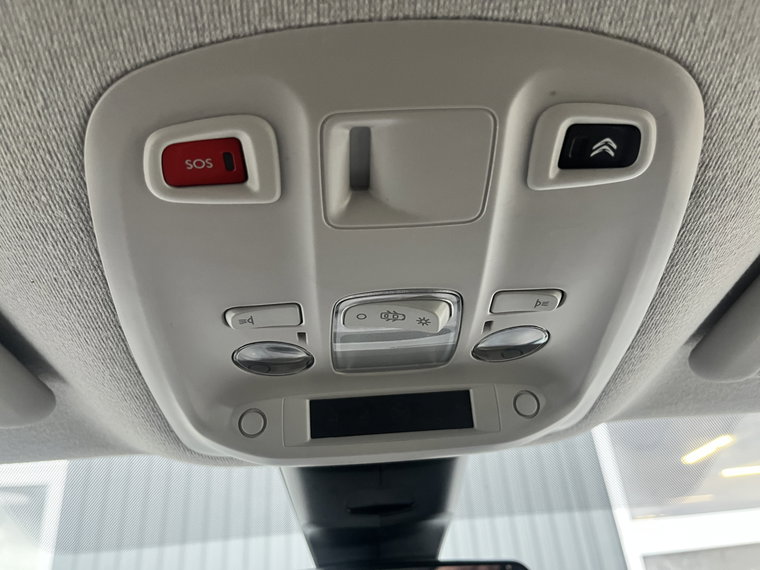 Vehicle Image 37