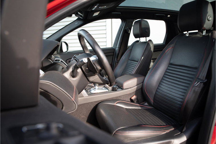 Vehicle Image 12