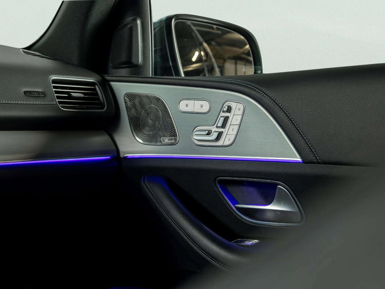 Vehicle Image 38