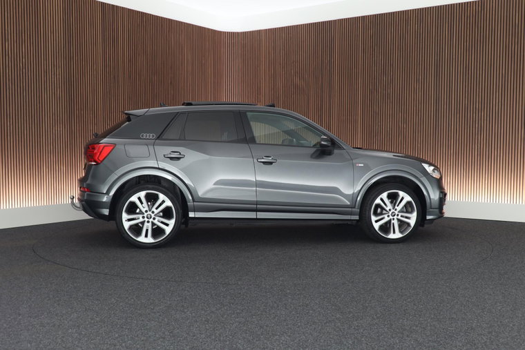 Vehicle Image 10