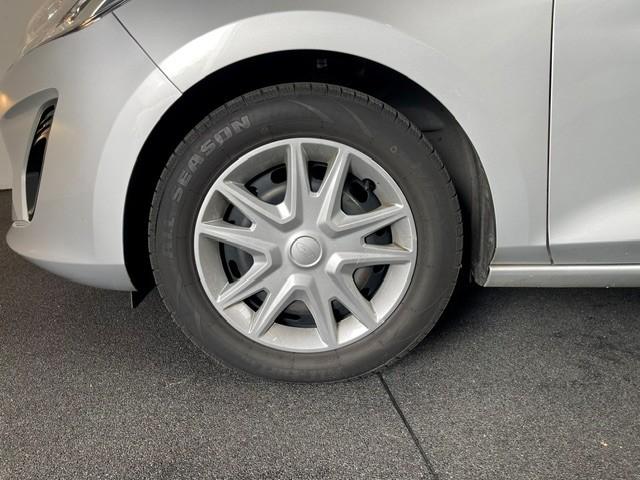 Vehicle Image 26