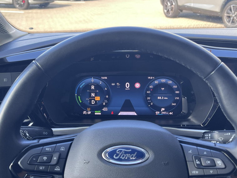 Vehicle Image 28
