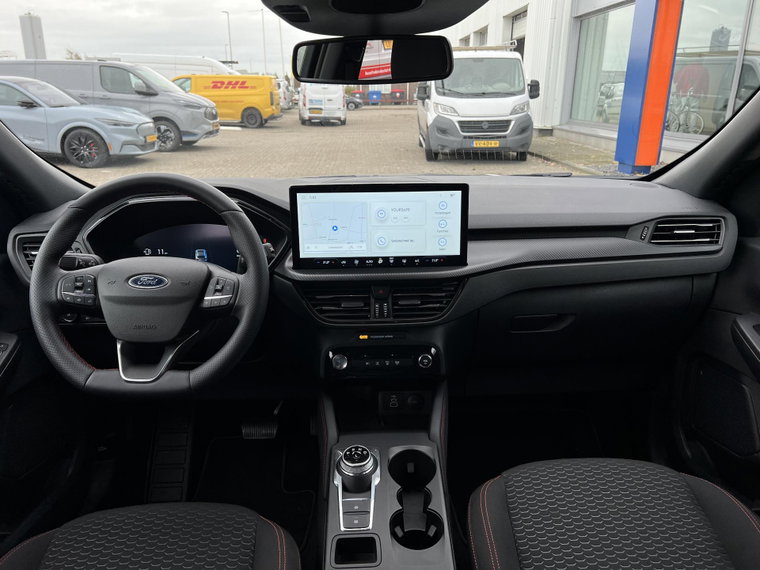 Vehicle Image 32