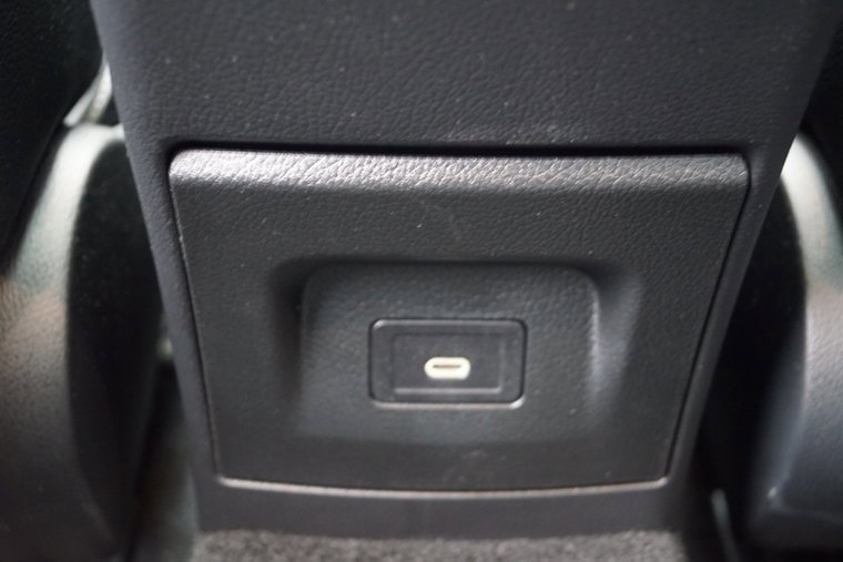 Vehicle Image 38