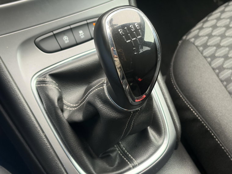 Vehicle Image 32