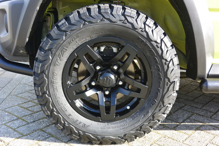 Vehicle Image 15