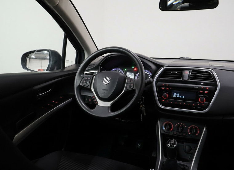 Vehicle Image 12