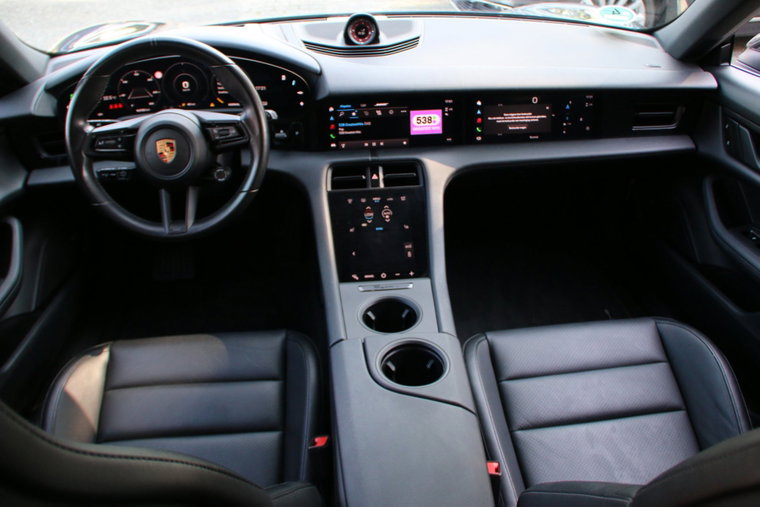 Vehicle Image 9