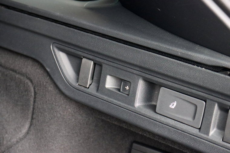Vehicle Image 24
