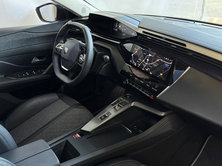 Vehicle Image 33