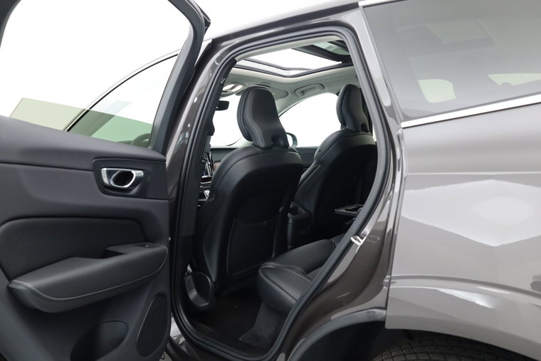 Vehicle Image 38