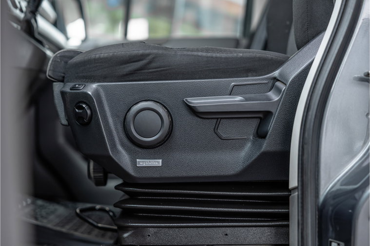 Vehicle Image 21