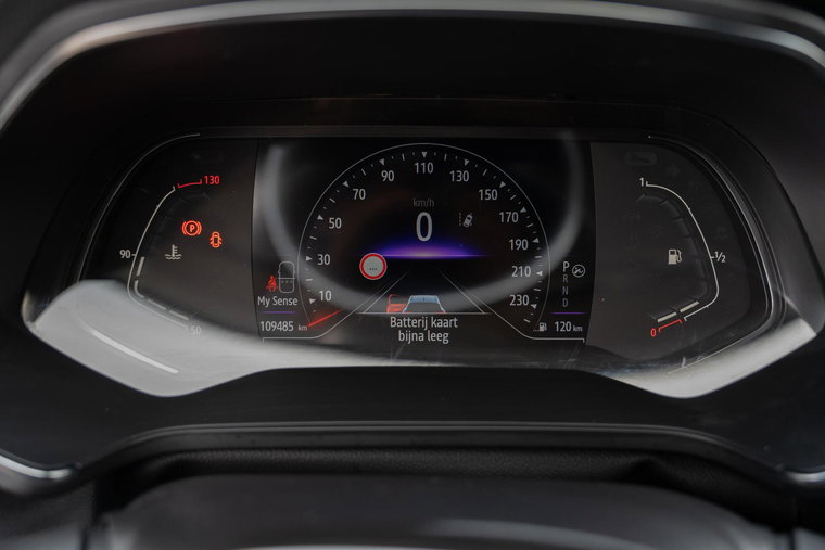 Vehicle Image 25