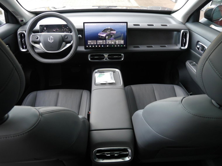 Vehicle Image 7