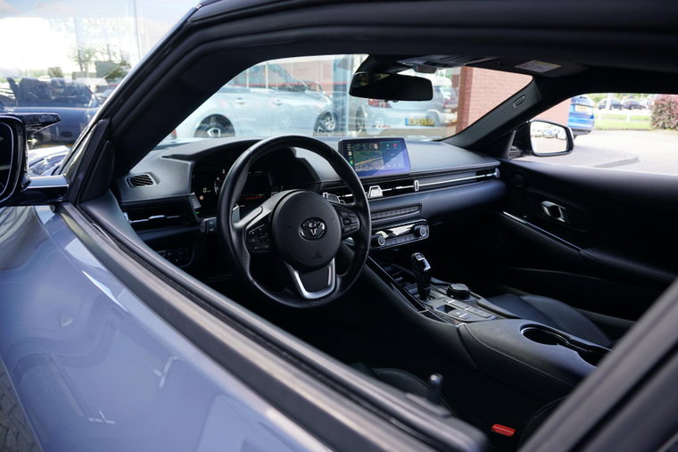 Vehicle Image 13