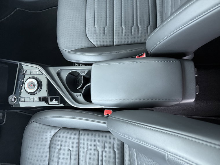 Vehicle Image 33