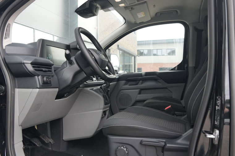 Vehicle Image 12