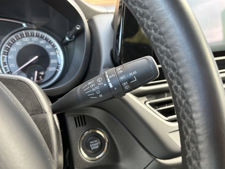 Vehicle Image 32