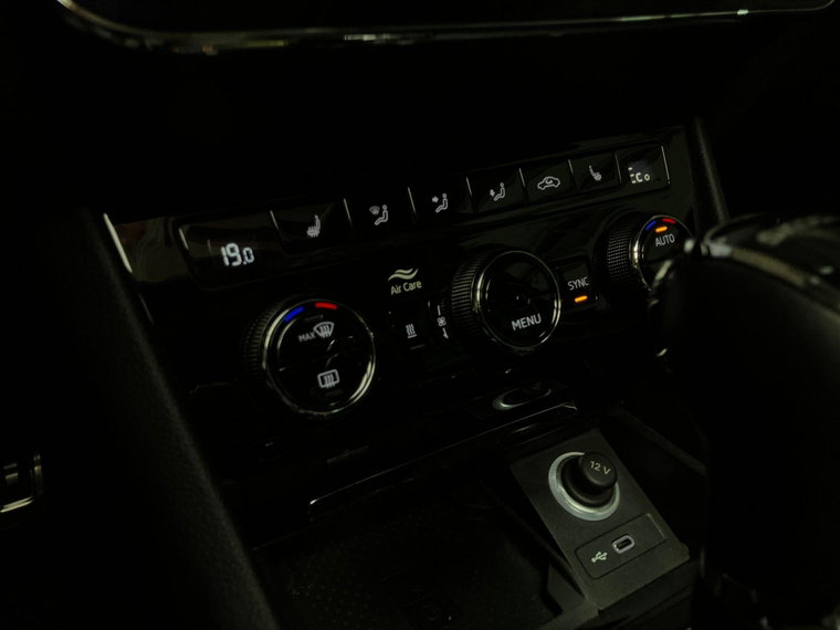 Vehicle Image 26