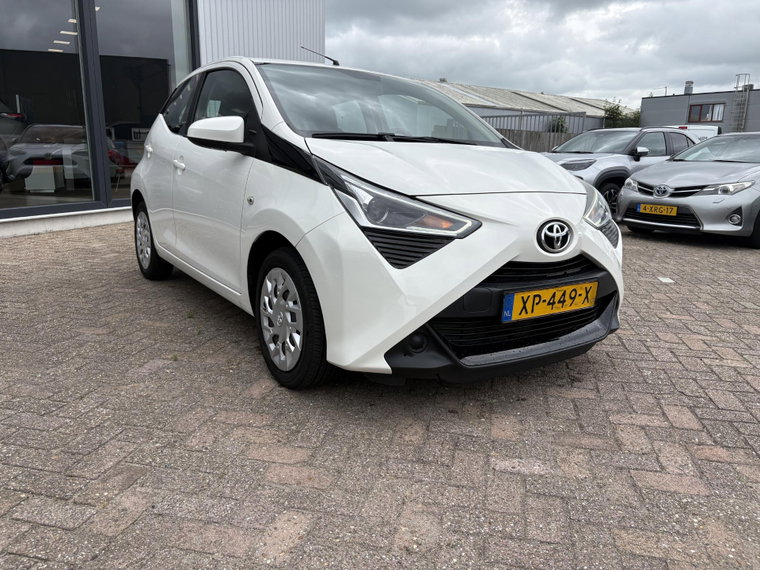 Vehicle Image 6