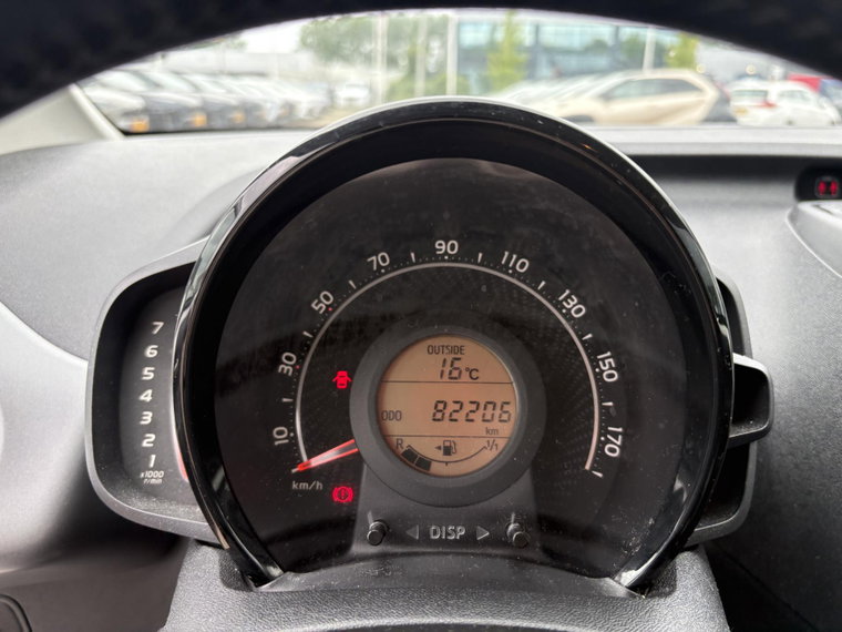 Vehicle Image 11