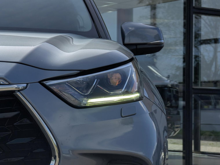 Vehicle Image 7